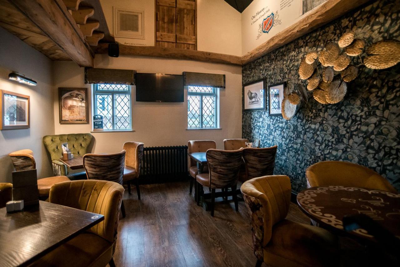 Cat & Lion Country Pub And Hotel Warrington  Exterior foto
